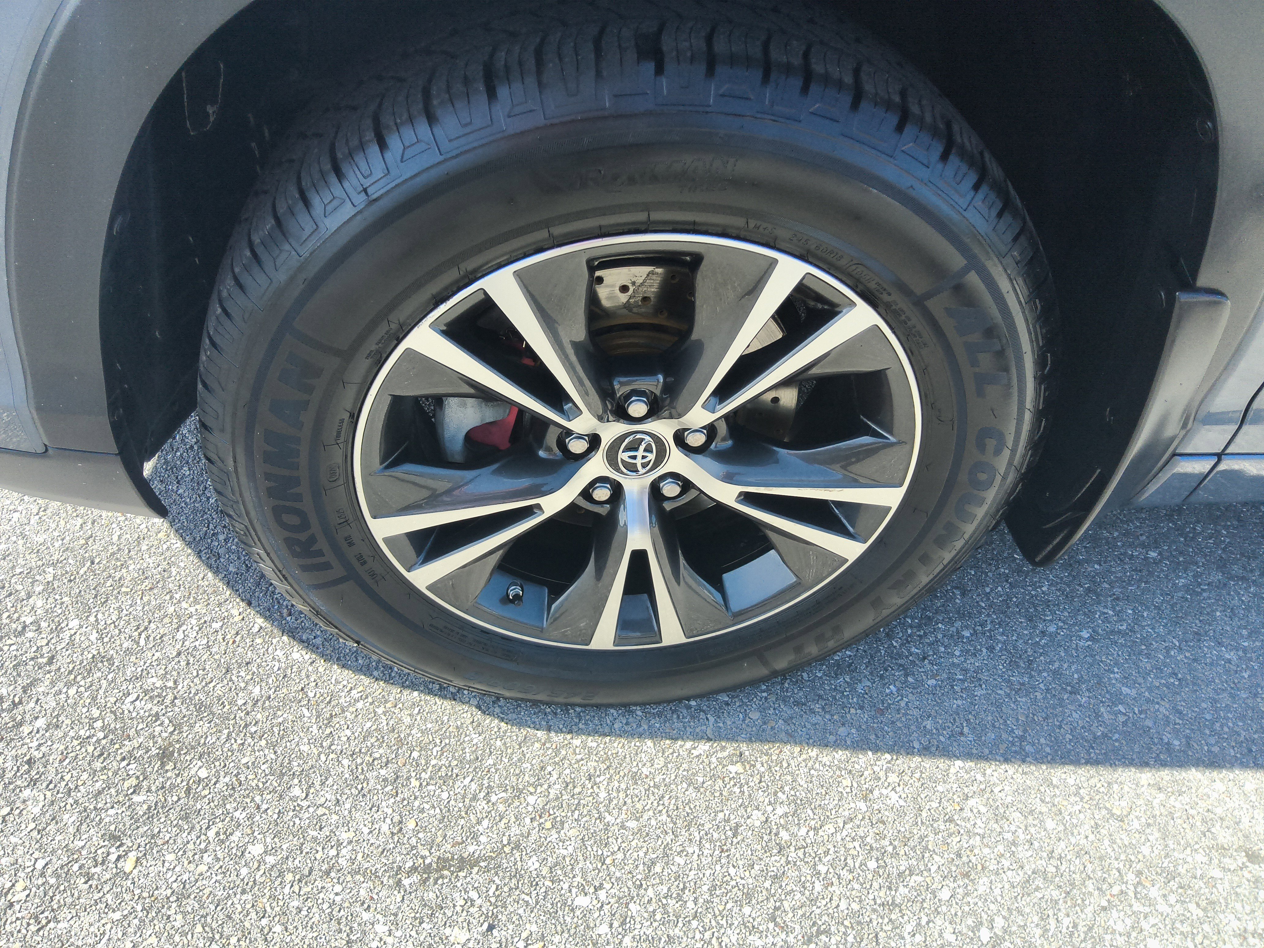 Used 2018 Toyota Highlander LE FWD image 10