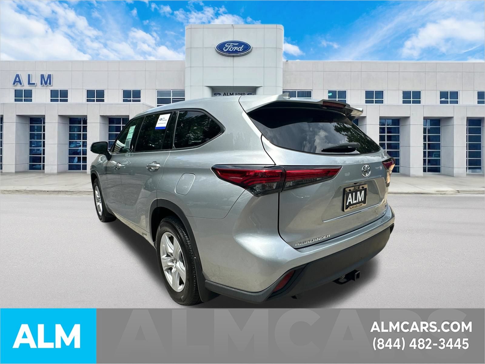 Used 2021 Toyota Highlander L AWD/4WD image 8