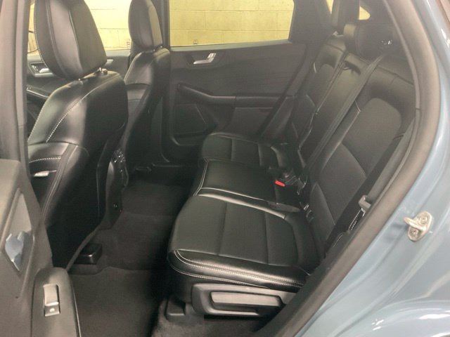 Certified 2025 Ford Escape Platinum AWD/4WD image 18