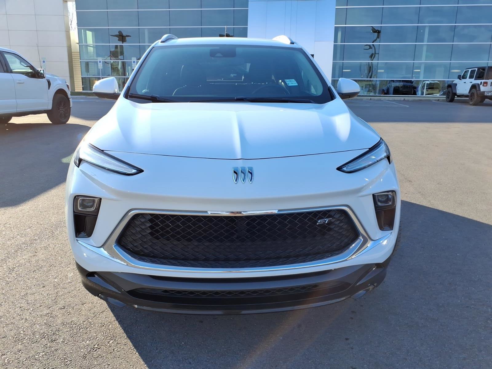 Used 2024 Buick Encore GX Sport Touring image 8