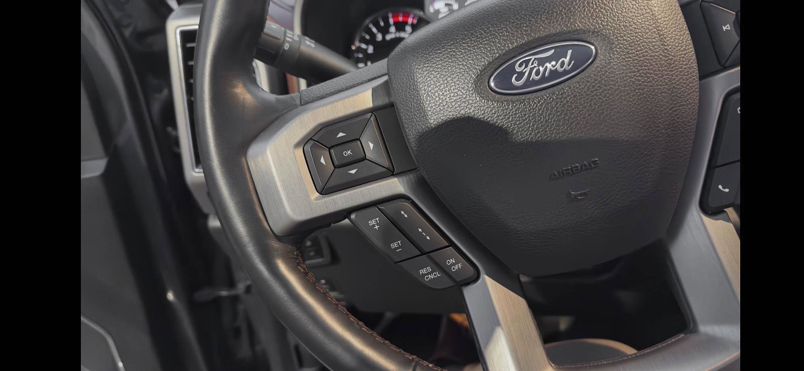 Certified 2022 Ford F350 Platinum w/ FX4 Off-Road Package image 29