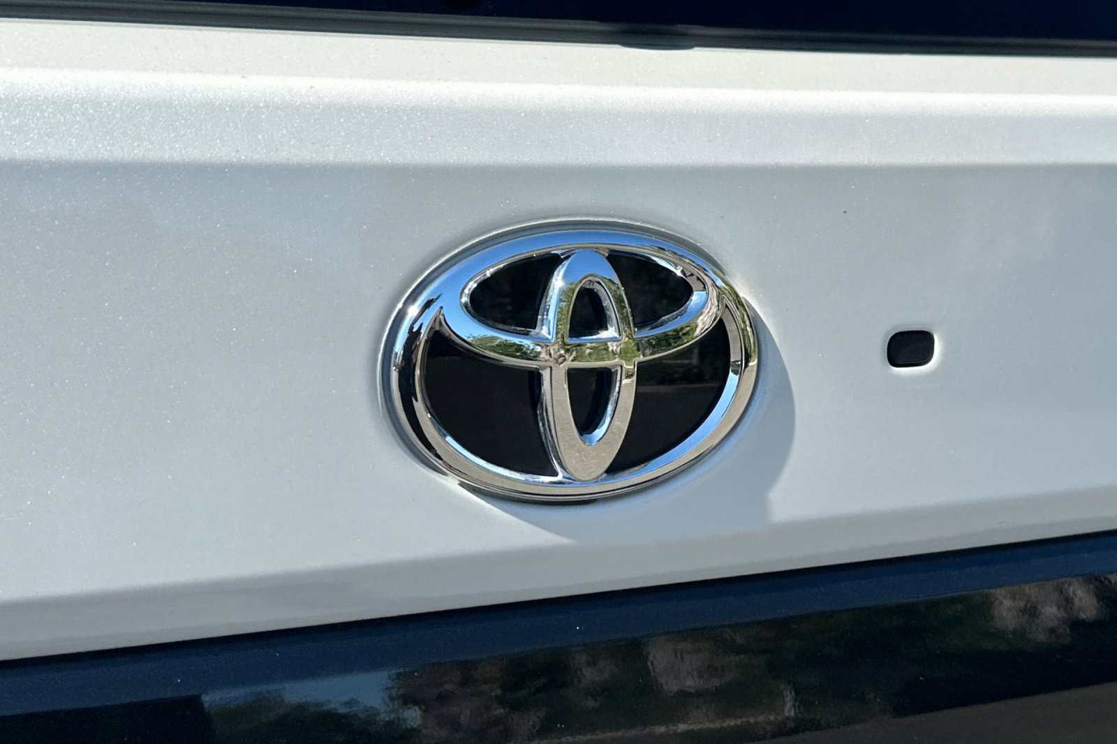 Used 2025 Toyota Sequoia Limited w/ Tow Technology Package AWD/4WD image 51