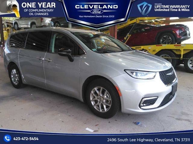 Used 2024 Chrysler Pacifica Touring-L