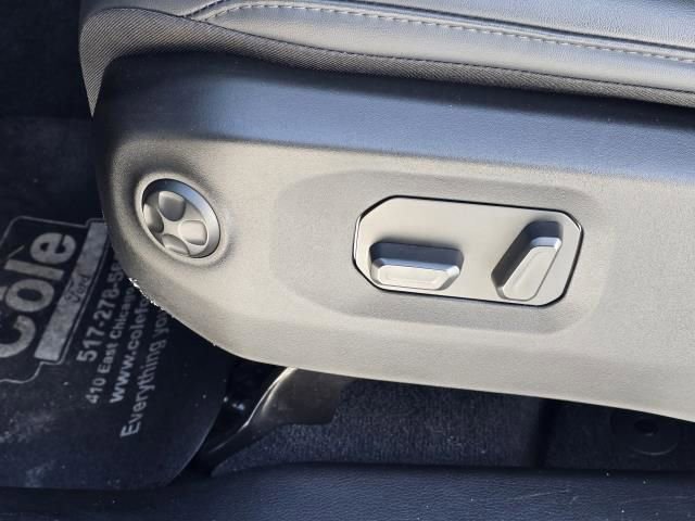 Used 2025 Jeep Wrangler Unlimited Rubicon image 25