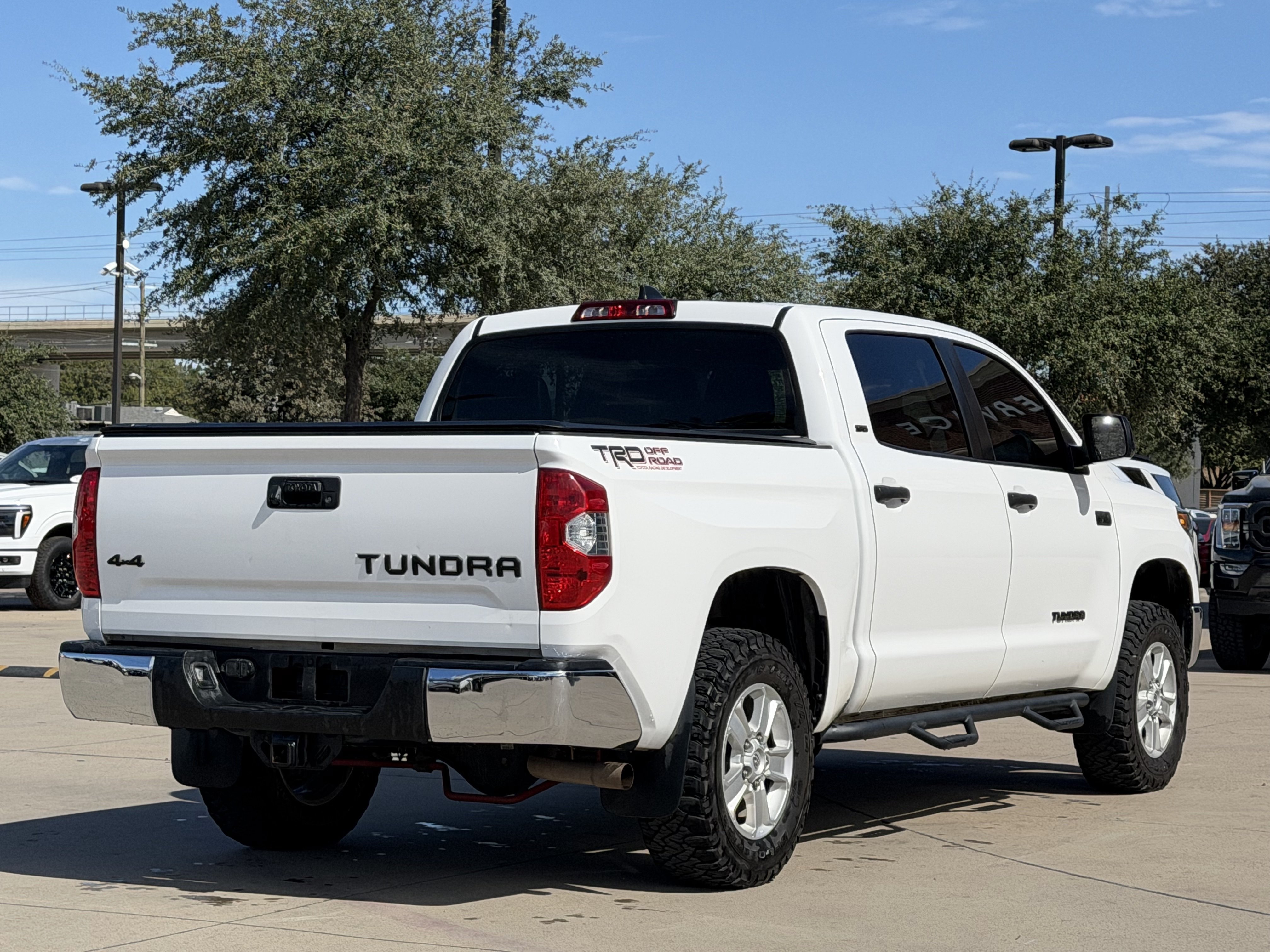 Used 2021 Toyota Tundra SR5 w/ SR5 Leather Package AWD/4WD image 4
