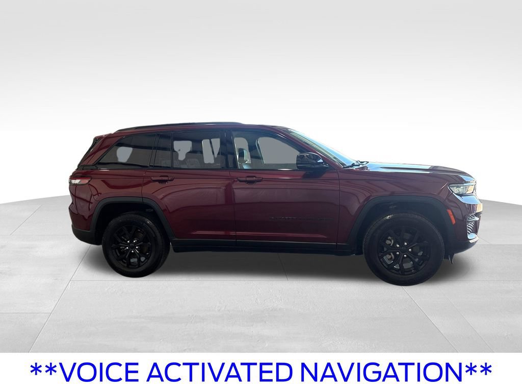 Used 2024 Jeep Grand Cherokee Altitude RWD image 9