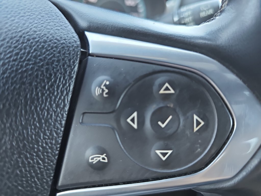 Used 2023 Chevrolet Traverse LT FWD image 17