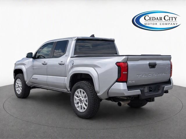 Used 2024 Toyota Tacoma SR5 AWD/4WD image 4