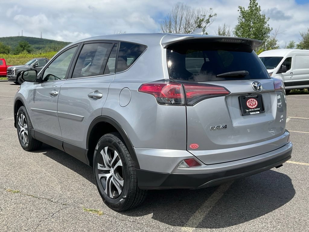 Used 2018 Toyota RAV4 LE w/ All Weather Liner Package AWD/4WD image 26