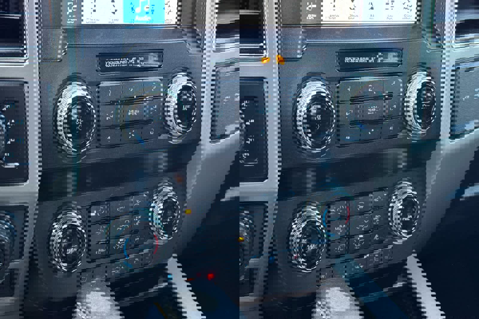 Certified 2019 Ford F150 Lariat w/ Equipment Group 502A Luxury image 20