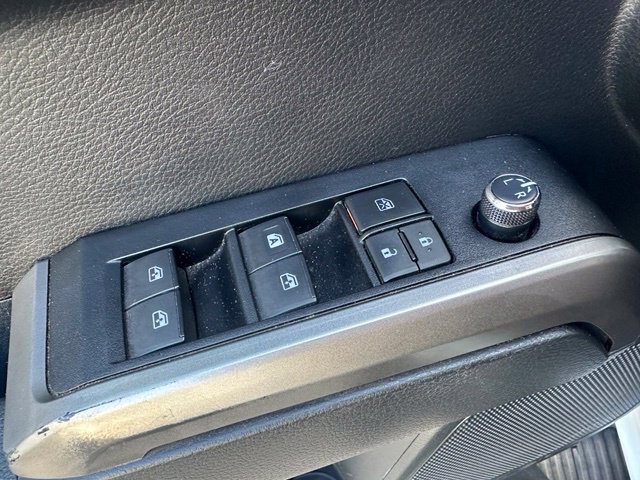 Used 2018 Toyota Tacoma SR5 RWD image 25
