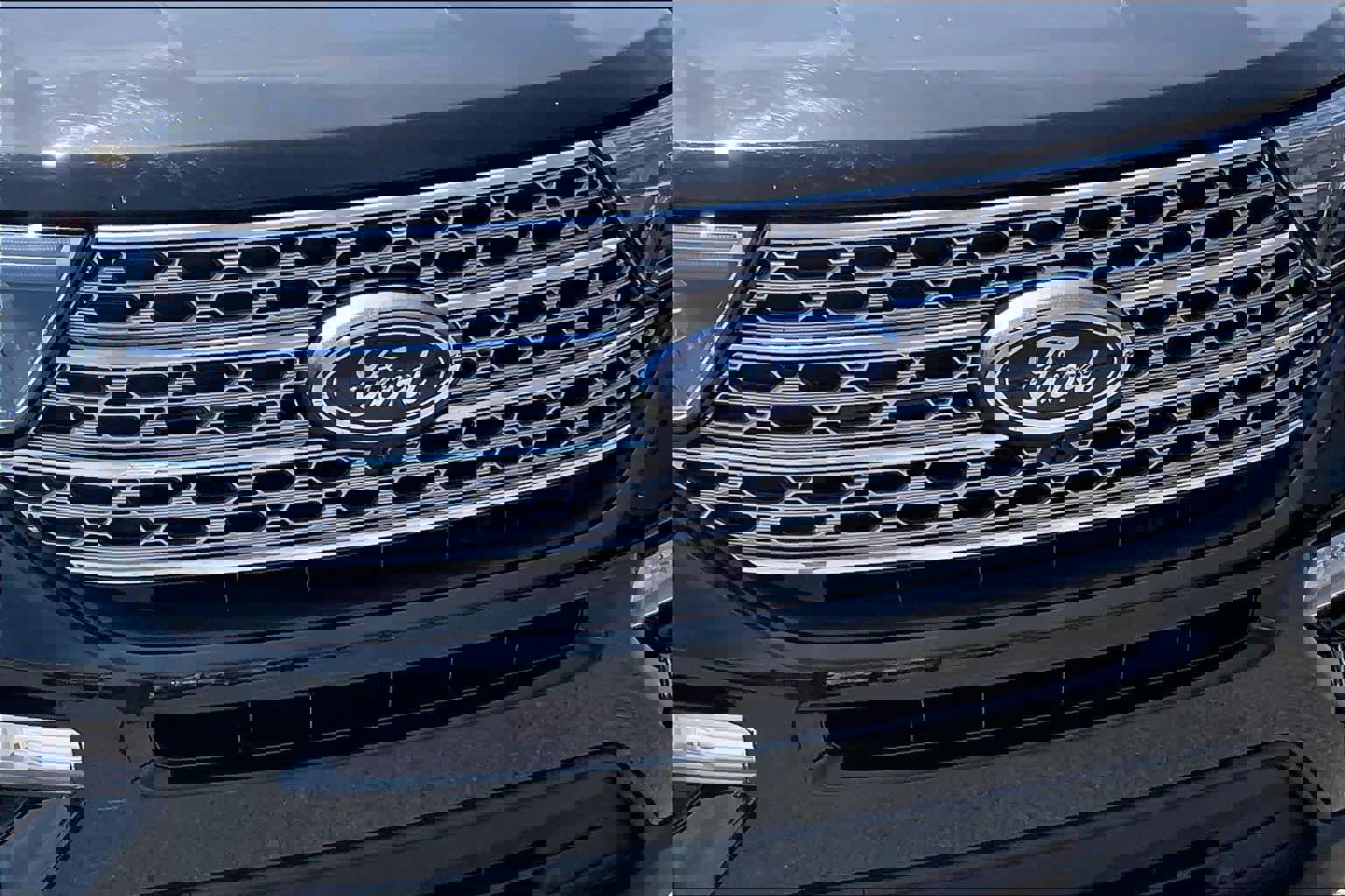 Certified 2024 Ford Explorer Limited w/ Limited Technology Package image 29