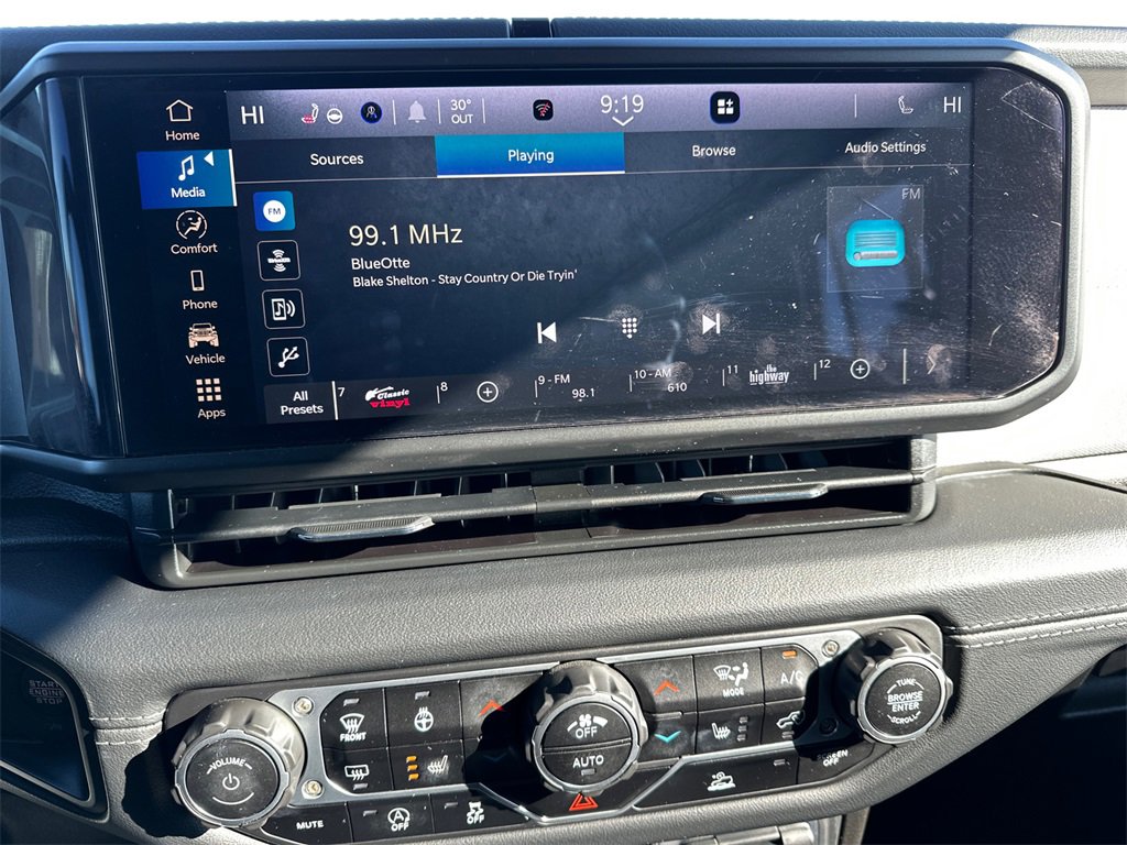 Used 2024 Jeep Wrangler Sahara image 28