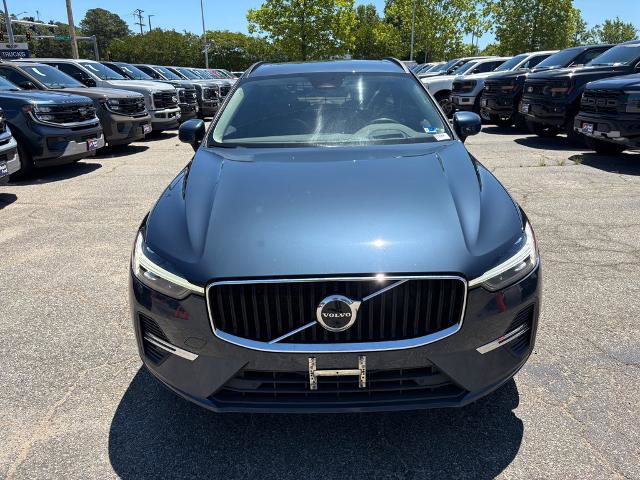 Used 2022 Volvo XC60 B5 Momentum w/ Advanced Package AWD/4WD image 2