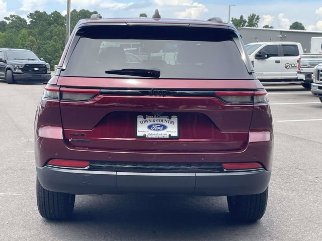 Used 2024 Jeep Grand Cherokee Altitude AWD/4WD image 27