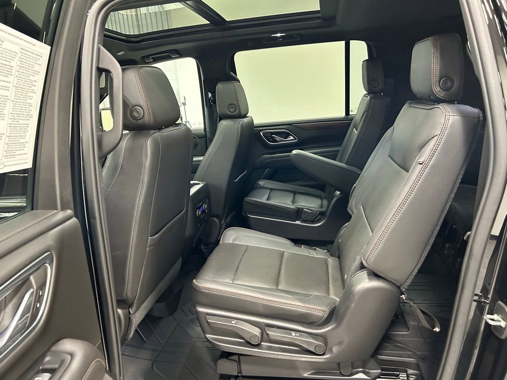 Used 2021 Chevrolet Suburban High Country AWD/4WD image 29