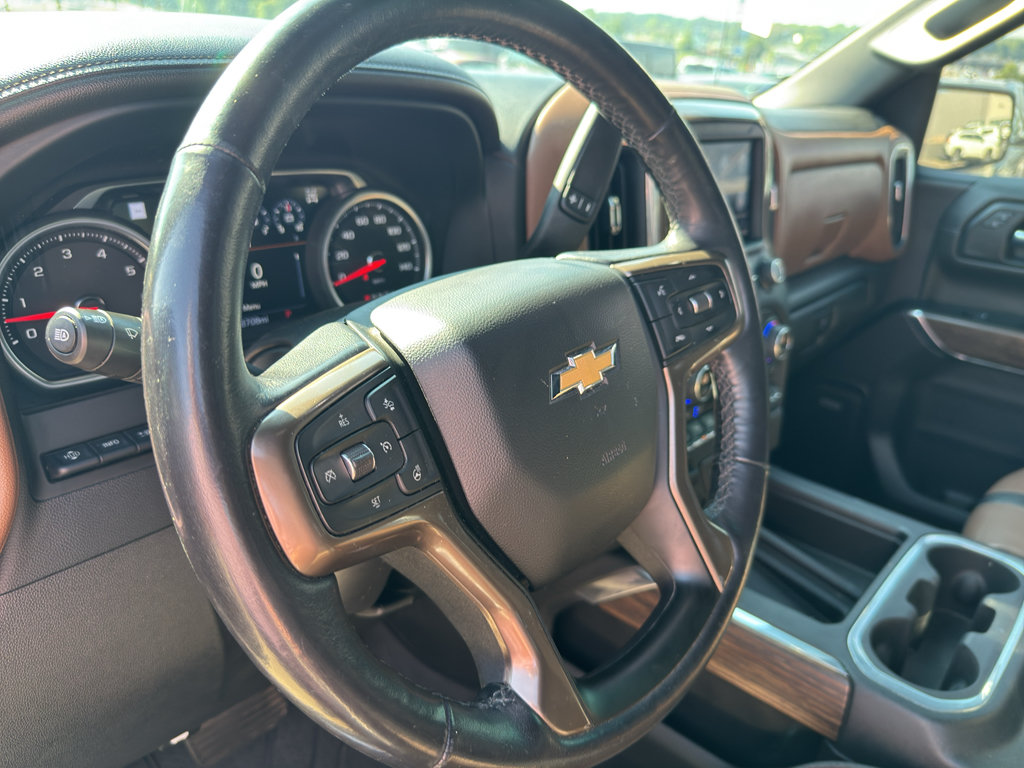 Used 2022 Chevrolet Silverado 1500 High Country w/ Technology Package AWD/4WD image 13