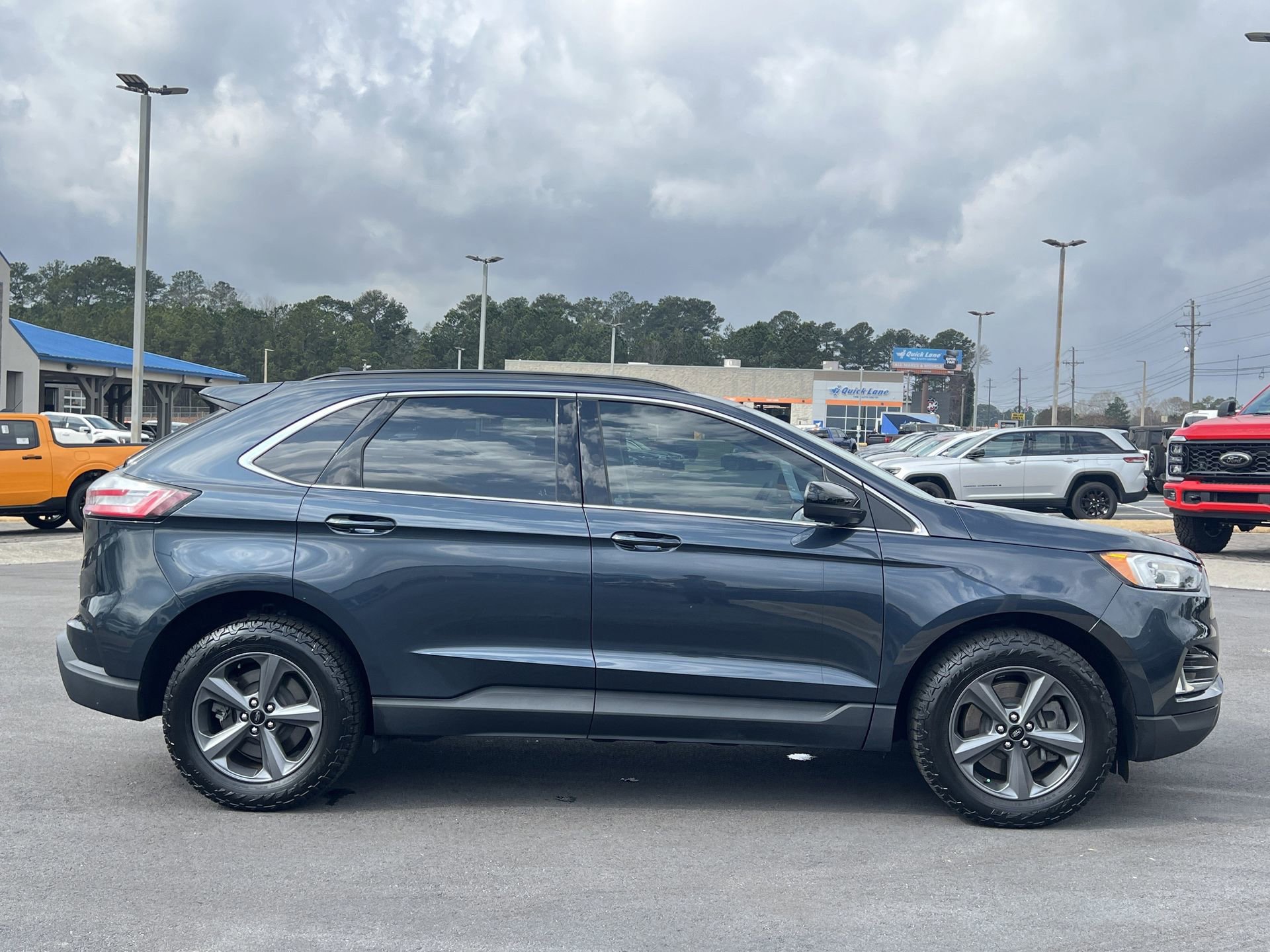 Certified 2022 Ford Edge SEL w/ Sport Appearance Package image 2