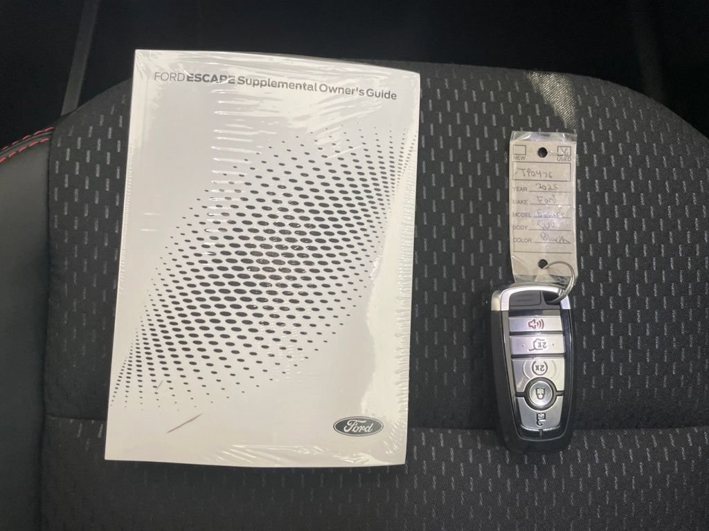 Certified 2025 Ford Escape ST-Line Select w/ Tech Pack #1 AWD/4WD image 28