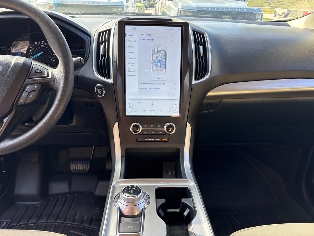 Certified 2024 Ford Edge SEL w/ Convenience Package image 23