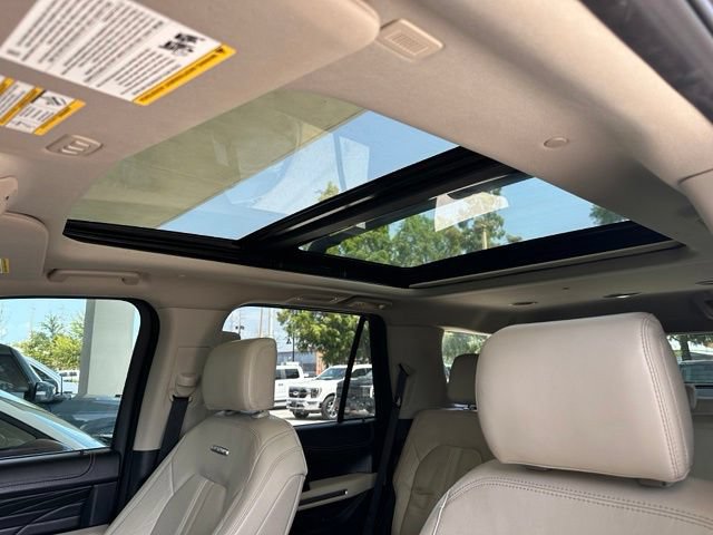 Certified 2020 Ford Expedition Platinum AWD/4WD image 3