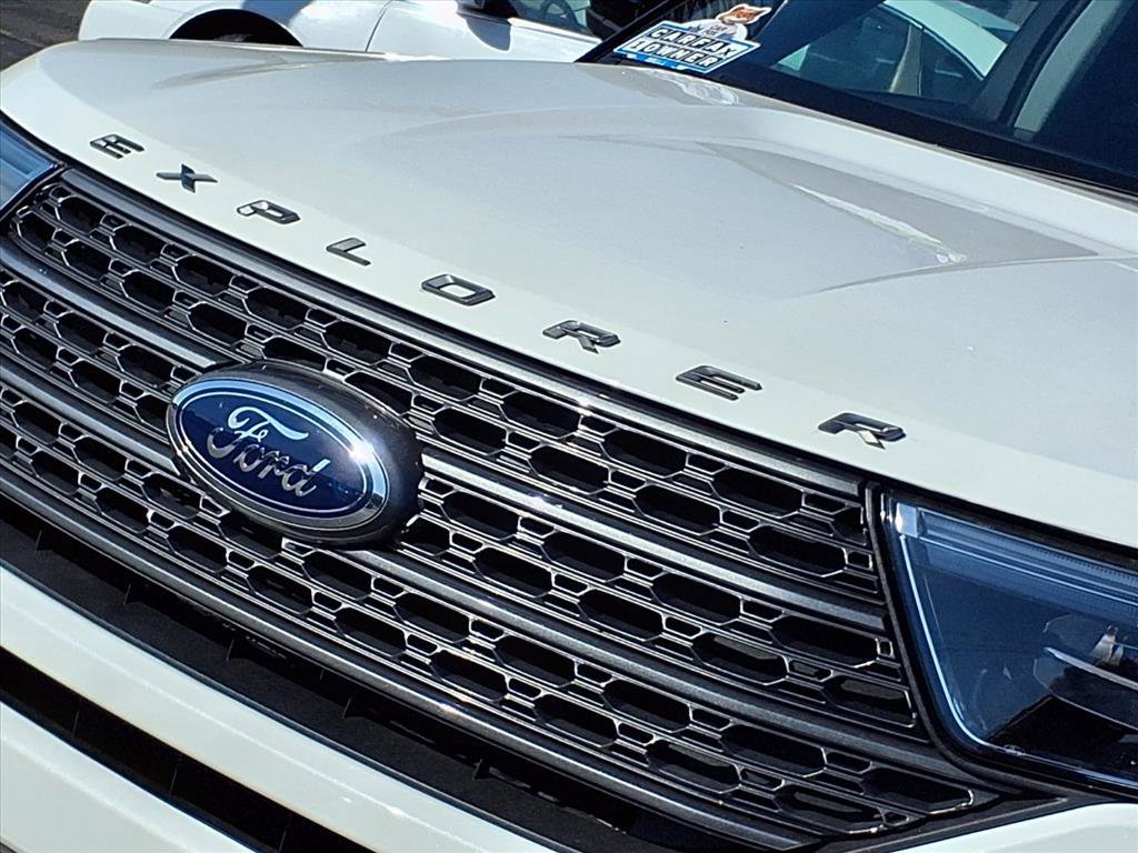 Certified 2023 Ford Explorer XLT w/ Equipment Group 202A image 31