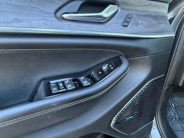 Used 2022 Jeep Grand Cherokee L Overland image 14