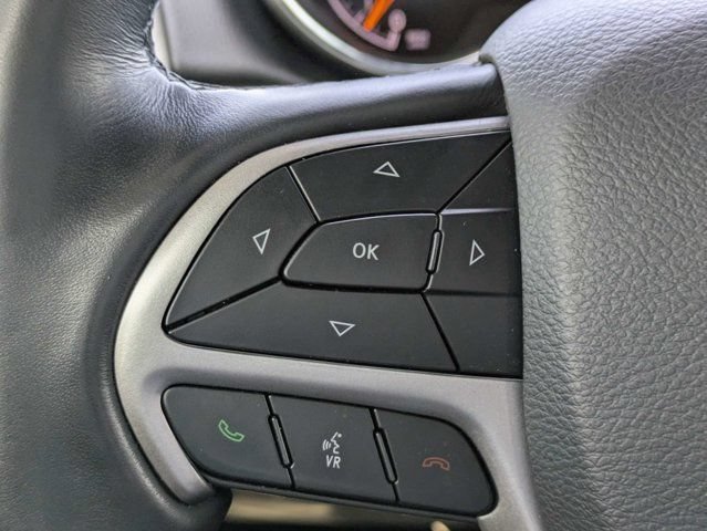 Used 2022 Jeep Grand Cherokee Laredo X RWD image 31