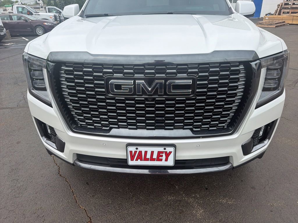 Used 2024 GMC Yukon Denali Ultimate AWD/4WD image 10