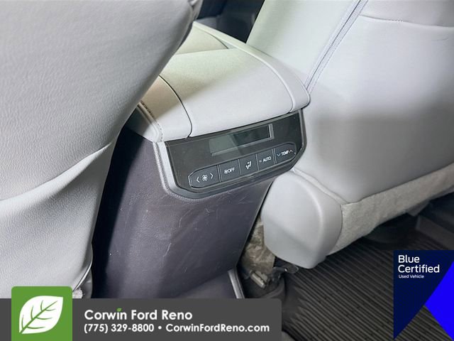 Used 2023 Toyota Highlander XLE AWD/4WD image 29