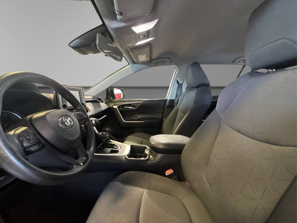Used 2022 Toyota RAV4 XLE AWD/4WD image 9