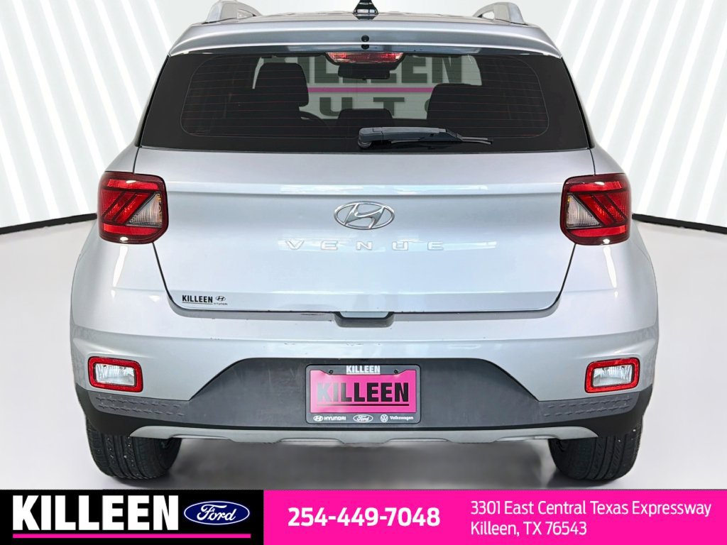 Used 2022 Hyundai Venue SEL FWD image 8