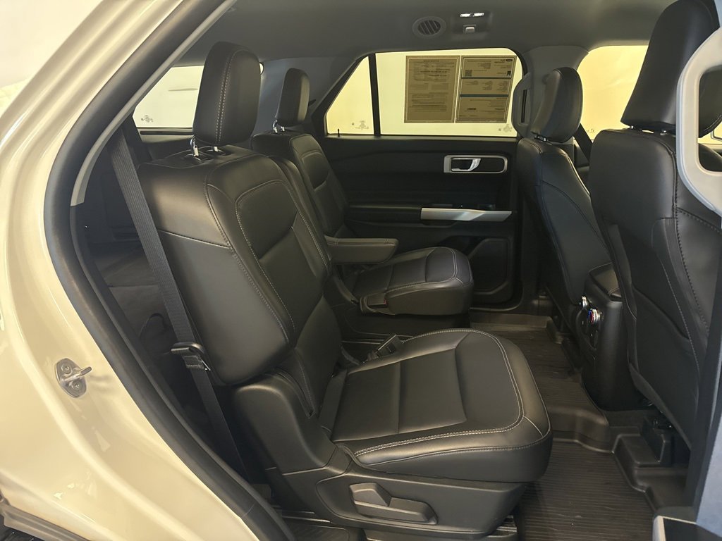 Certified 2023 Ford Explorer XLT w/ Equipment Group 202A image 15