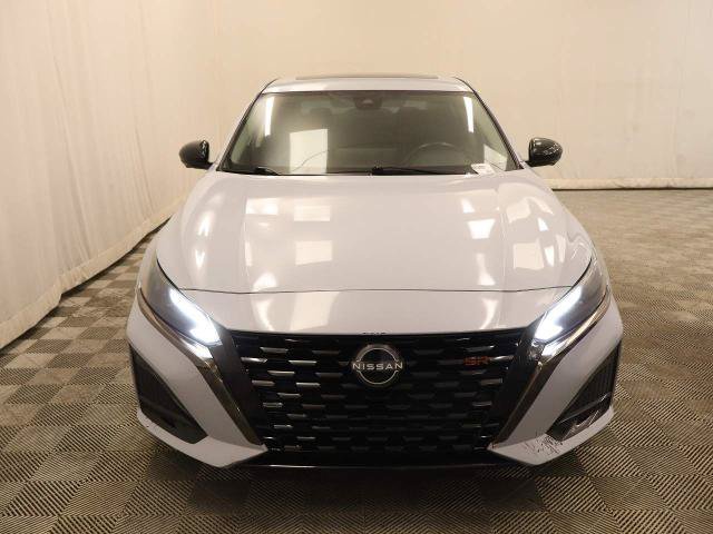 Used 2023 Nissan Altima 2.0 SR FWD image 16