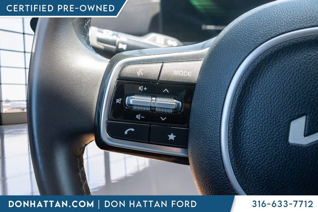 Used 2025 Kia Carnival FWD image 11