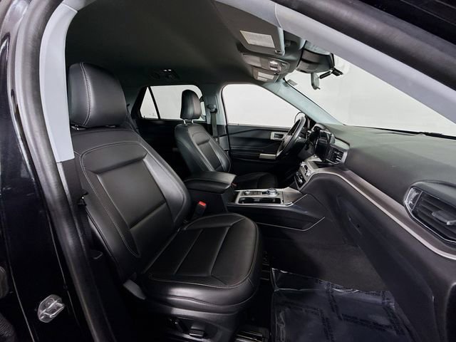 Certified 2022 Ford Explorer XLT w/ Equipment Group 202A image 27