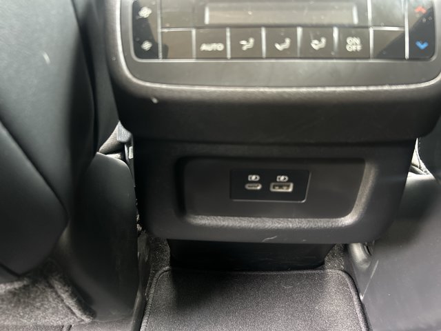Used 2022 Nissan Pathfinder SL FWD image 21