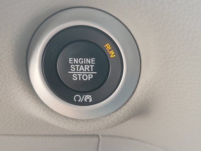 Used 2022 Chrysler Pacifica Touring-L AWD/4WD image 30