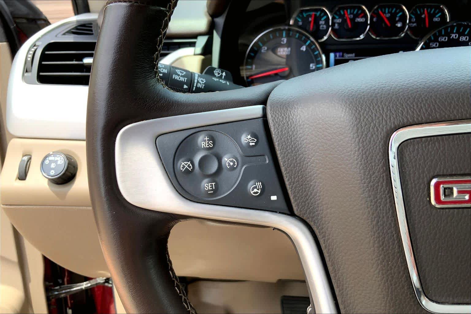 Used 2020 GMC Yukon SLT w/ Premium Edition RWD image 24