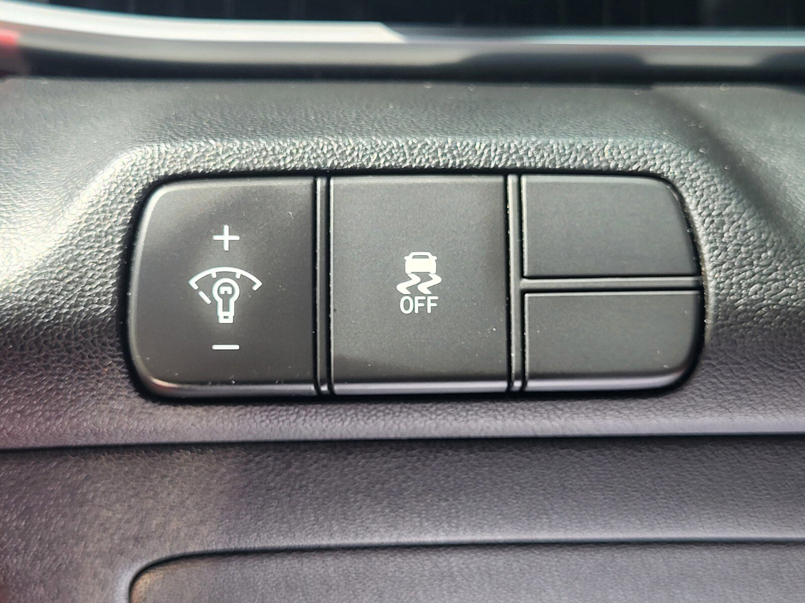 Used 2024 Hyundai Elantra Limited image 24