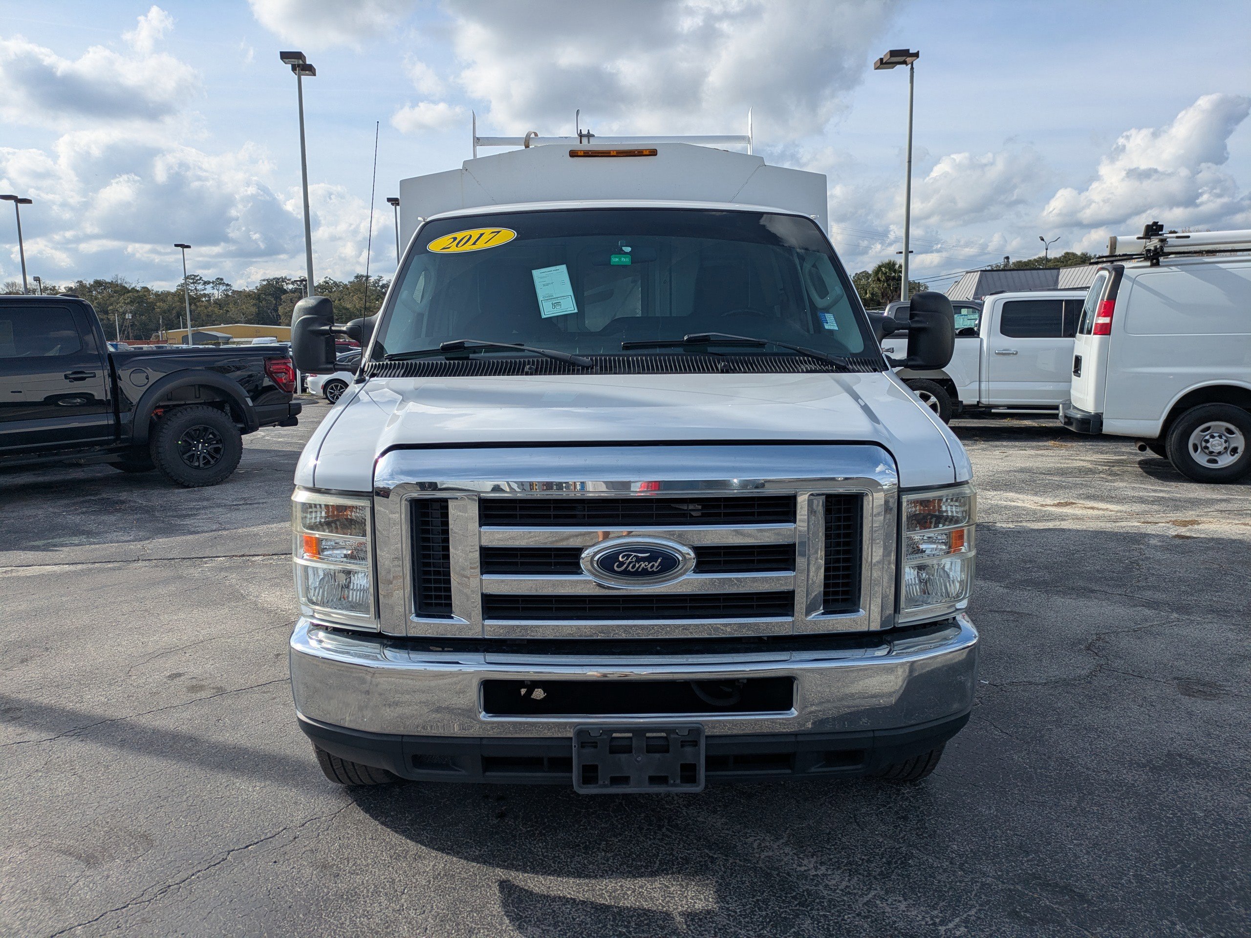 Certified 2017 Ford E-350 and Econoline 350 Super Duty w/ Power Windows & Locks Group image 9