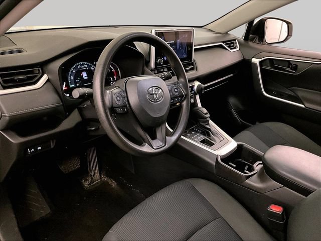 Used 2025 Toyota RAV4 LE AWD/4WD image 12
