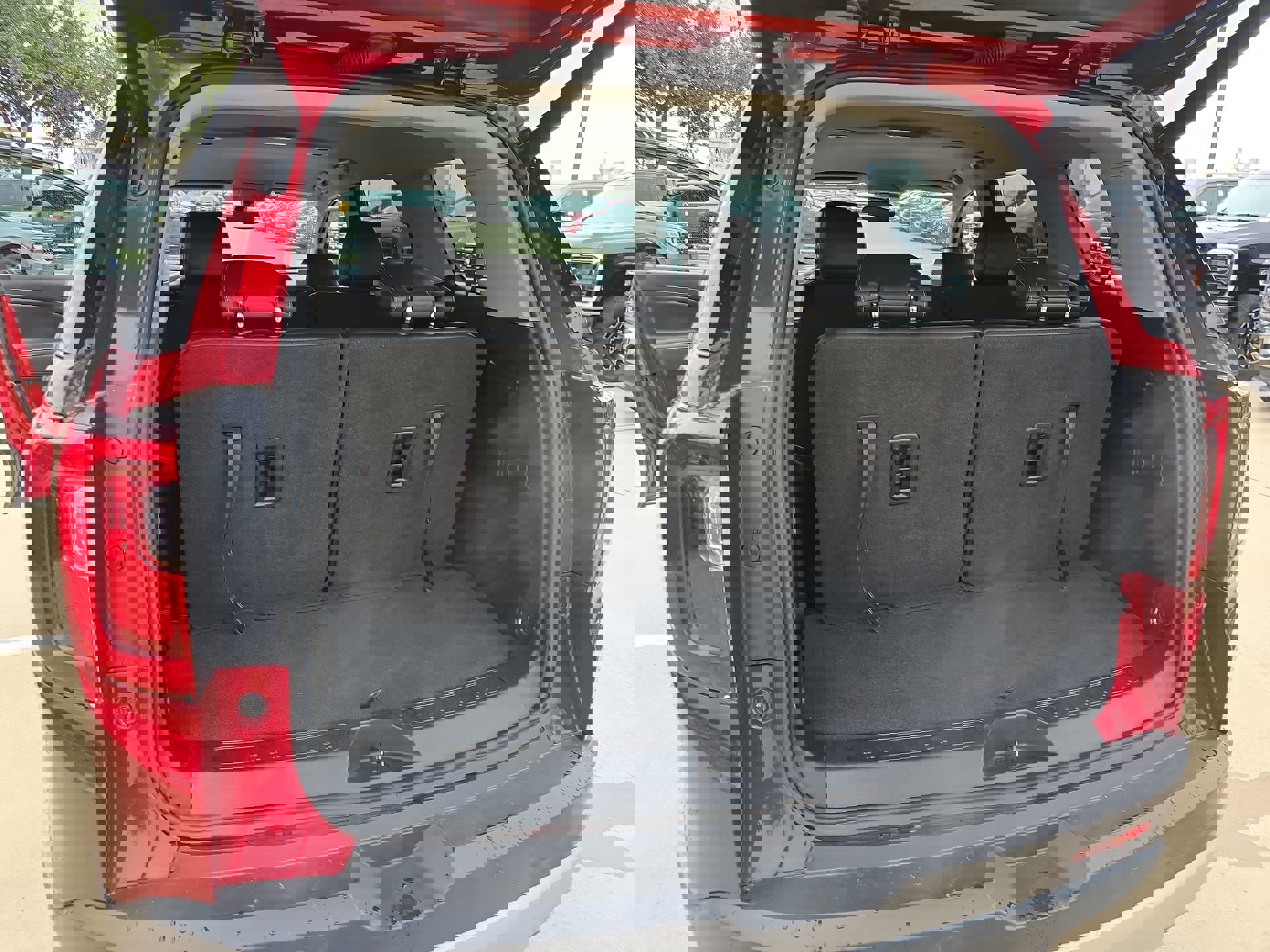 Used 2023 GMC Acadia SLT image 23