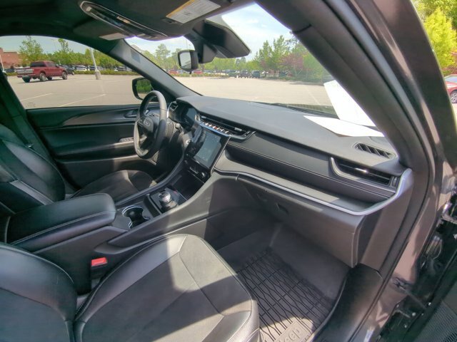 Used 2024 Jeep Grand Cherokee Altitude AWD/4WD image 36