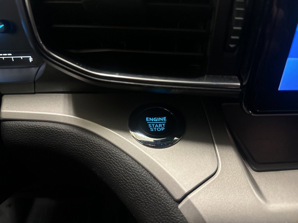 Certified 2022 Ford Explorer XLT w/ Equipment Group 202A image 35