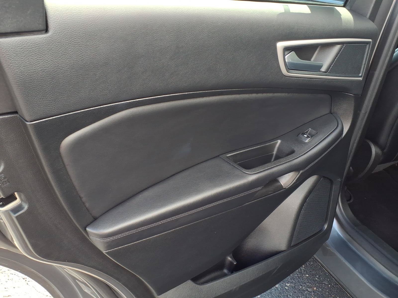 Certified 2024 Ford Edge SEL w/ Convenience Package AWD/4WD image 4