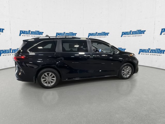 Used 2022 Toyota Sienna XLE FWD image 12