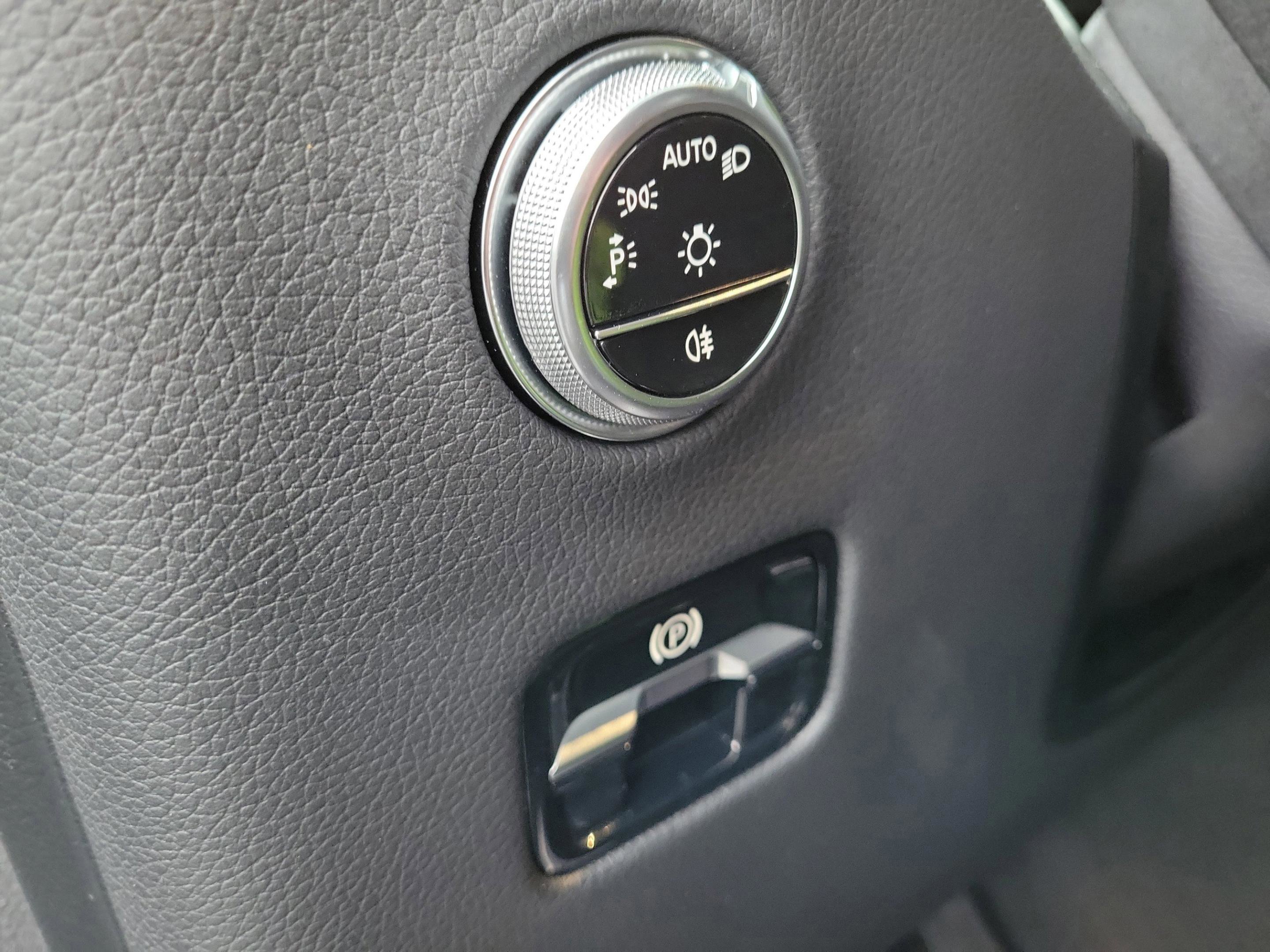 Used 2023 Mercedes-Benz GLC 300 GLC 300 image 17