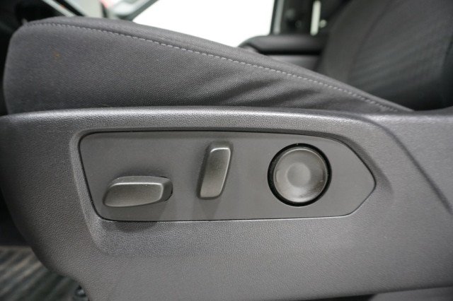Used 2023 Chevrolet Silverado 1500 LT AWD/4WD image 17