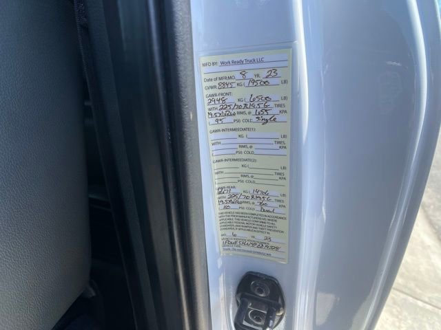 Certified 2023 Ford F550 4x4 Regular Cab Super Duty image 35